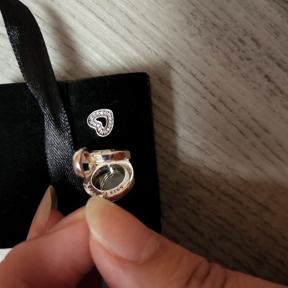 **Retired** Pandora Locket Charm. Brand New! - Picture 7 of 9